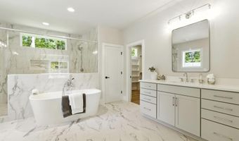 8202 MOCKINGBIRD Dr, Annandale, VA 22003