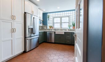 369 E GORGAS Ln, Philadelphia, PA 19119
