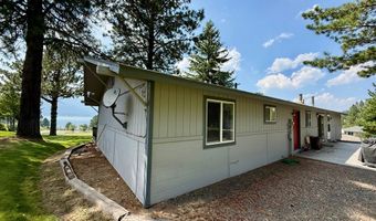110 Lakeshore Dr, Cascade, ID 83611