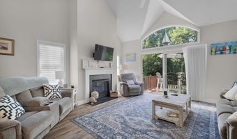 5 Sea Knoll Ct, Bourne, MA 02532