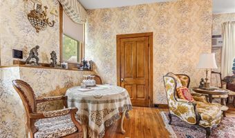 305 N Main St, Alma, WI 54610