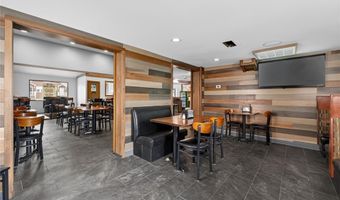 8713 Gravois Rd, Affton, MO 63123