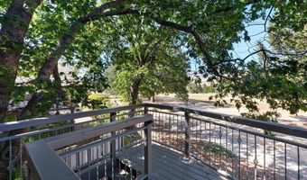 900 Cypress Point Loop, Ashland, OR 97520