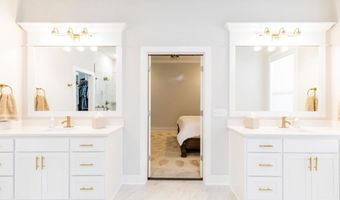 5910 SW Dryden Rd, Bentonville, AR 72713