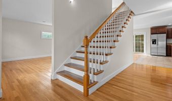 183 Skyline Rd, Bangor, ME 04401