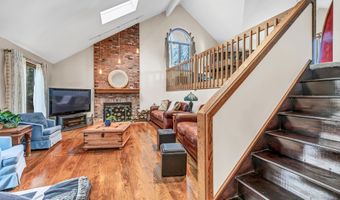 6 Lyndenwood Dr, Brookfield, CT 06804