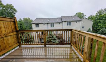 15 Old Oak Dr 15, Brookfield, CT 06804
