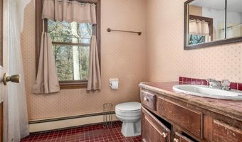 5 Lincoln Dr, North Smithfield, RI 02896