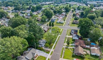 983 Roseland Rd, Alliance, OH 44601
