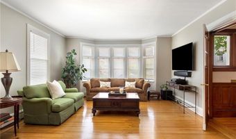 60 Division St, Newport, RI 02840