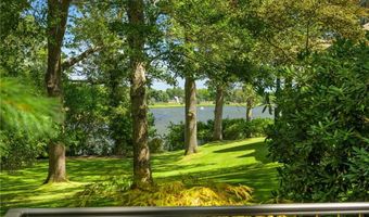 17 Pojac Point Rd, North Kingstown, RI 02852