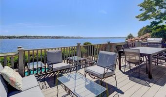 172 Eustis Ave, Newport, RI 02840