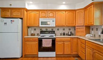 108 Lock Ln, Alum Creek, WV 25003