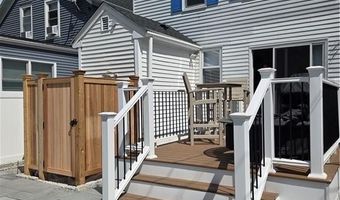 33 Slocum St, Newport, RI 02840