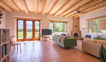 9 Desiderio, Arroyo Seco, NM 87514