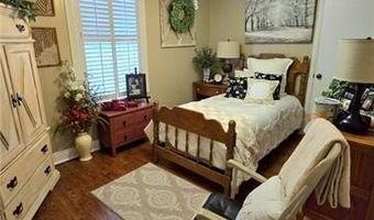2135 MEMORIAL Dr, Alexandria, LA 71301
