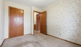 4002 7th Ave, Anoka, MN 55303