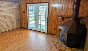 611 Broad River Dr, Beaufort, SC 29906