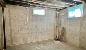 125 E Main St, Agency, IA 52530