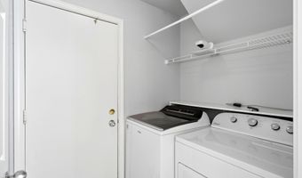 9070 Cathedral Pl, Anchorage, AK 99507