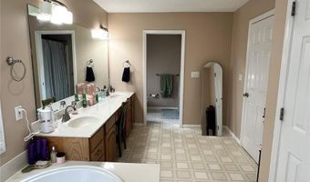 863 Marc Dr, Alton, IL 62002