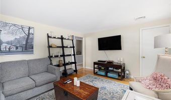 82 Sherry Ave, Bristol, RI 02809