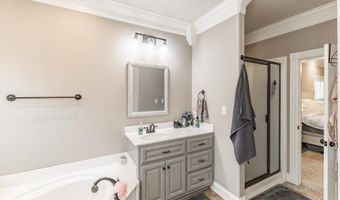 14772 Wildwood Dr, Athens, AL 35613