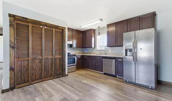 1006 NE 28th Ave, Aberdeen, SD 57401