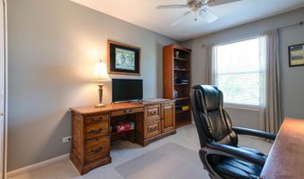 2 Tiverton Ct, Algonquin, IL 60102