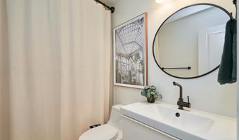 6617 MEDINAH Ln, Alexandria, VA 22312