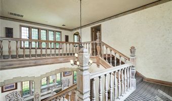 47 S Wheaton Rd, Akron, OH 44313