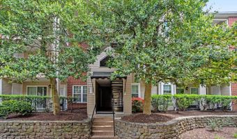 3308 WYNDHAM Cir 321, Alexandria, VA 22302