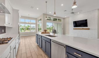 5305 WISHING ARCH Dr, Apollo Beach, FL 33572