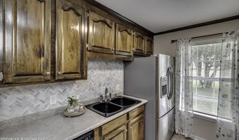 1022 Red Oak Dr, Brandon, MS 39042