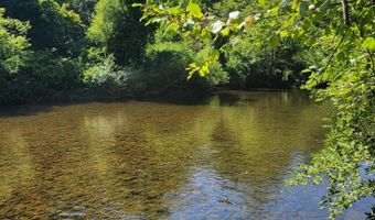 30 River Rd, Arlington, VT 05250