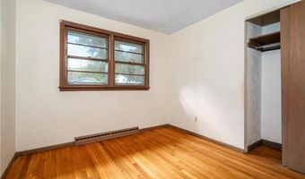 86 Forestdale Dr, Cumberland, RI 02864