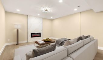 43621 DUNHILL CUP Sq, Ashburn, VA 20147