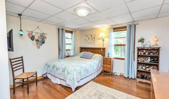16 Clark Island Rd, Amherst, NH 03031