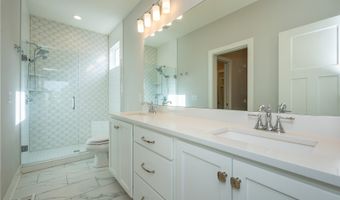 526 Sunset Dr SE, Altoona, IA 50009
