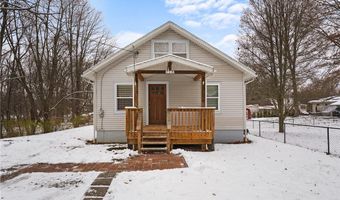 2218 Lee Dr, Akron, OH 44306