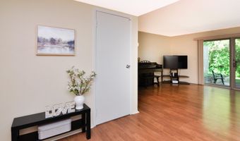 609 Watersedge Dr, Ann Arbor, MI 48105