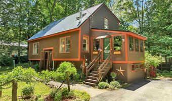 8 New London Dr, Barnstead, NH 03225