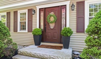 37 Birchwood Cir, Bedford, NH 03110