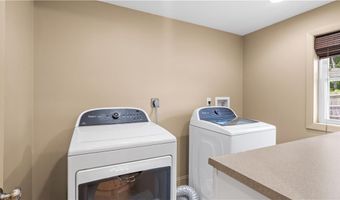 67 Vancouver Ave, Warwick, RI 02886