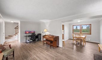 302 Village Cir, Altoona, IA 50009