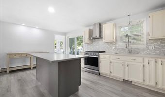 15 Laforge Dr, Coventry, RI 02816