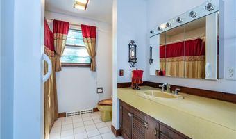 154 Spring Valley Dr, East Greenwich, RI 02818