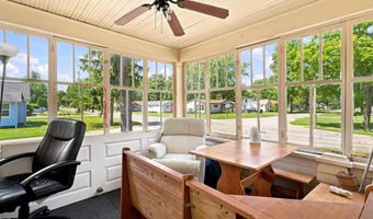 729 Smith St, Algonac, MI 48001
