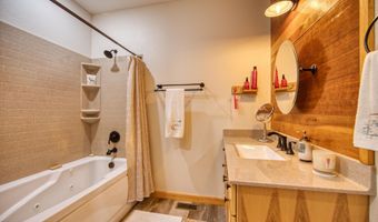 305 Griffin Ln, Allardt, TN 38504