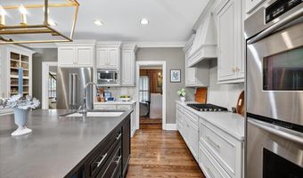1153 Saint Andrews Dr, Macon, GA 31210